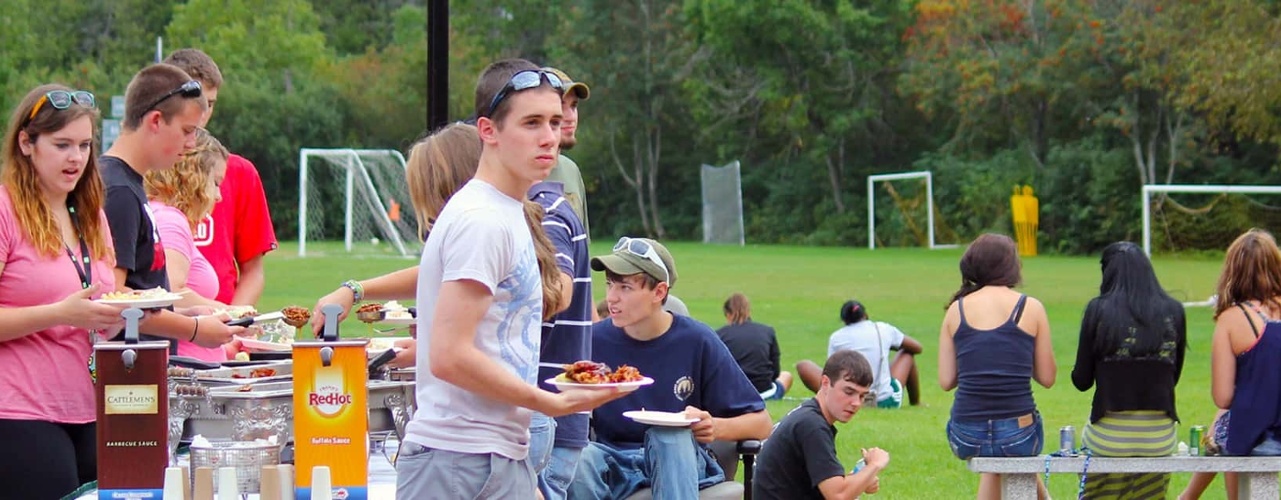 Students attending a picnic during student orientation